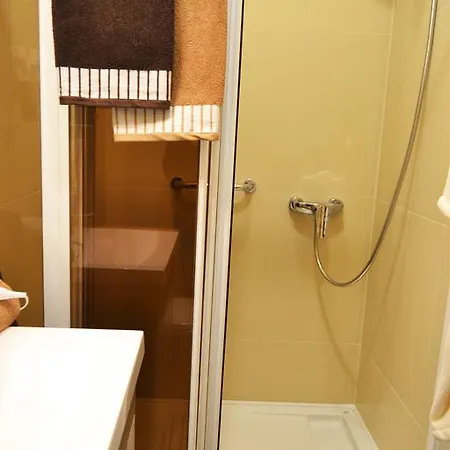 Fine Living 122 Apartment