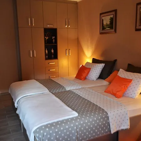 Fine Living 122 Apartment